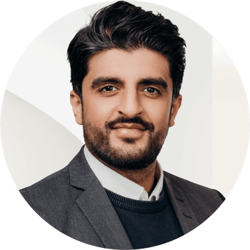 Portrait photo of Tenvaz Arif