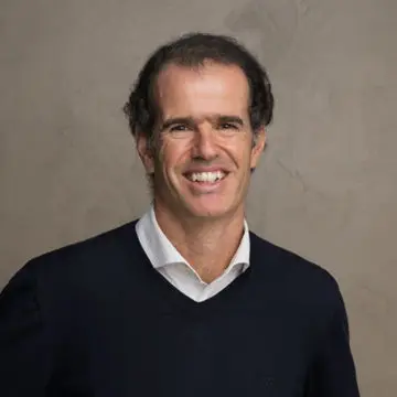 Portrait photo of Antonio Coelho