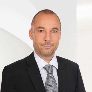 Portrait photo of Roland Schatz