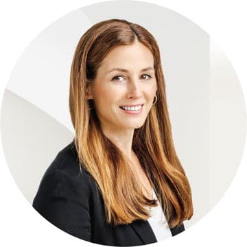 Portrait photo of Bettina Zielhofer