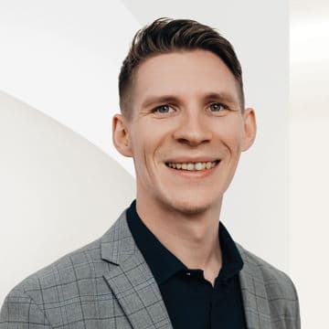 Portrait photo of Marc Blume-Klaeber