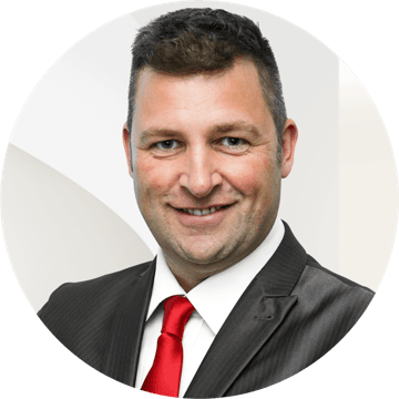 Portrait photo of Thomas Peintner