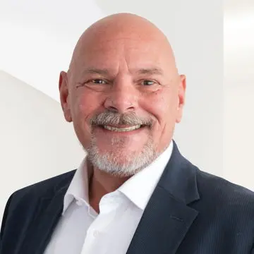 Portrait photo of Walter Forster