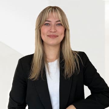 Portrait photo of Jill Stangl