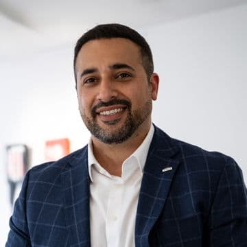 Portrait photo of Mehdi Safavi