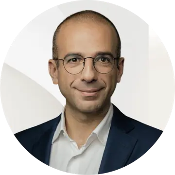Portrait photo of Costas Dambassinas