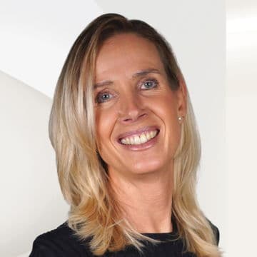 Portrait photo of Susanne Etienne