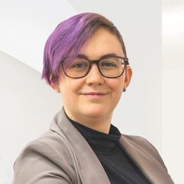 Portrait photo of Jasmin Paris