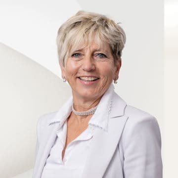 Portrait photo of Andrea Keller