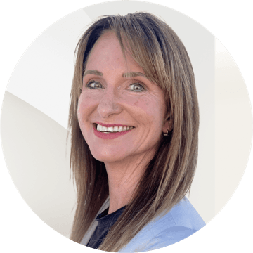 Portrait photo of Suzanne Marshall