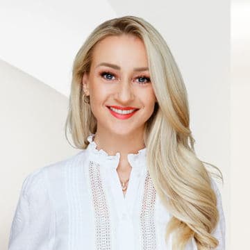 Portrait photo of Stephanie Weiß