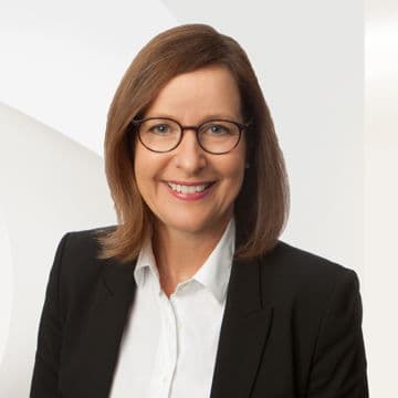 Portrait photo of Katja Schmidt