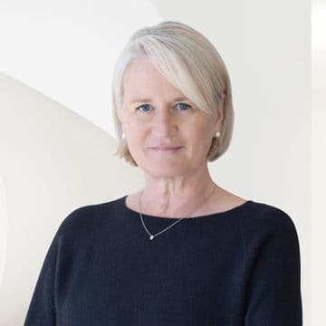 Portrait photo of Tina Cramer