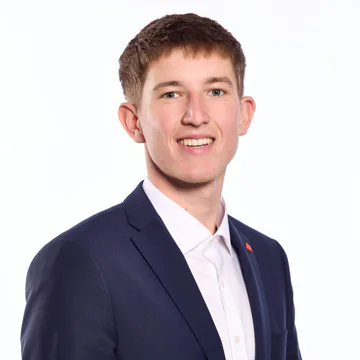 Portrait photo of Moritz Schwarz