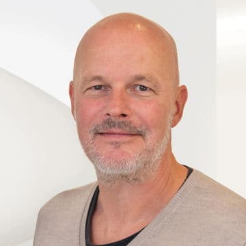 Portrait photo of Peter Moje