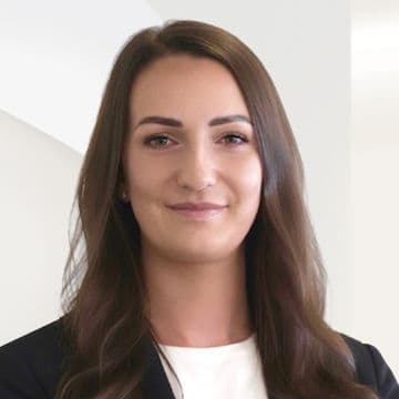 Portrait photo of Corina Hug