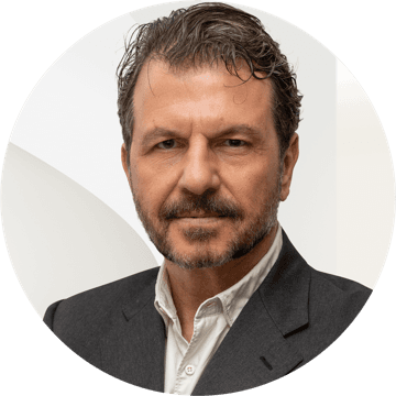 Portrait photo of Giorgos Kedikidis