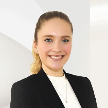 Portrait photo of Sonja Langthaler