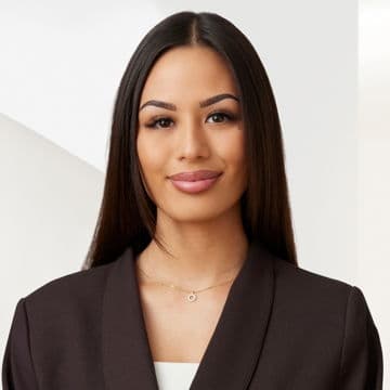 Portrait photo of Debora Naue