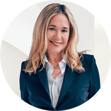 Portrait photo of Tanja Schenk