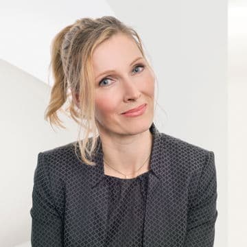 Portrait photo of Kendra Hohn