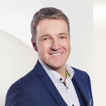 Portrait photo of Uwe Meyer