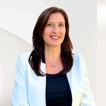 Portrait photo of Judi Ribeiro
