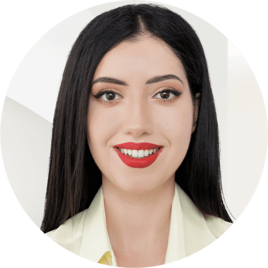 Portrait photo of Nadia Alsoueis