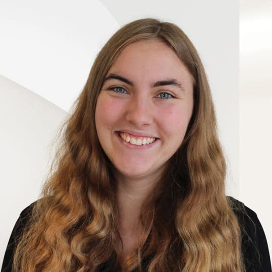 Portrait photo of Michelle Kummer