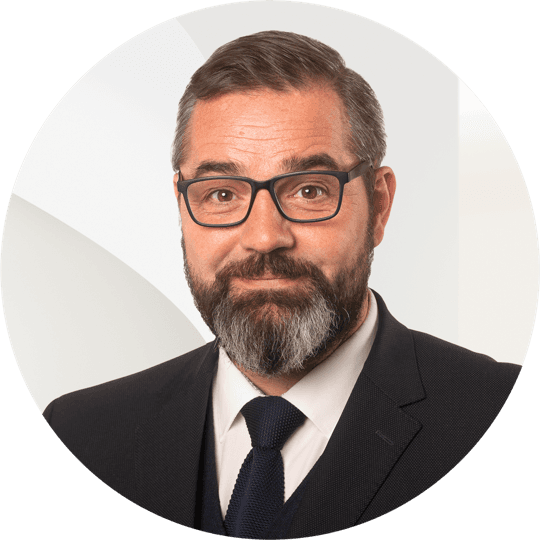 Portrait photo of Daniel Kastilan