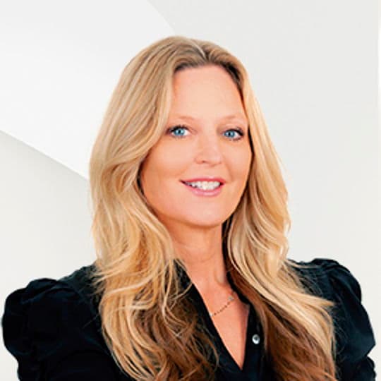 Portrait photo of Cheri Reeves