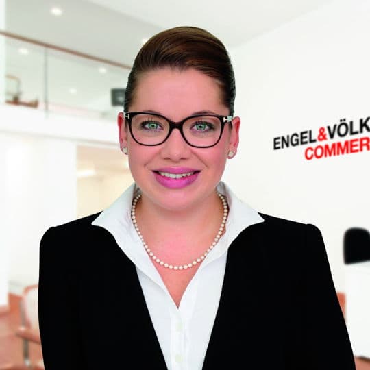 Portrait photo of Alexandra Gabisch