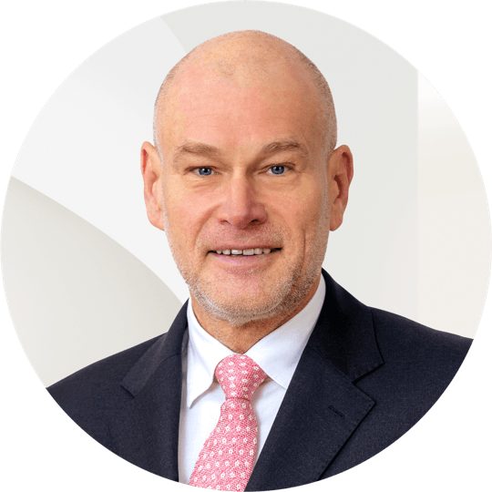 Portrait photo of Frank Büdcher