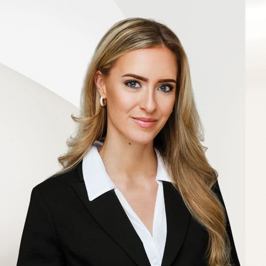 Portrait photo of Marie-Noemi Schnohr