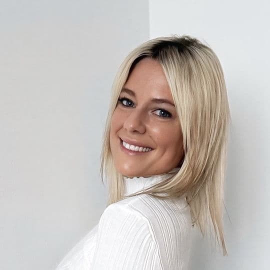 Portrait photo of Nadine Gallus