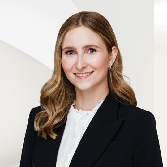 Portrait photo of Lisa Marie Oehlschlegel