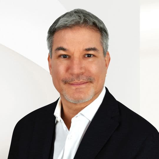 Porträtfoto von Christopher Jereb