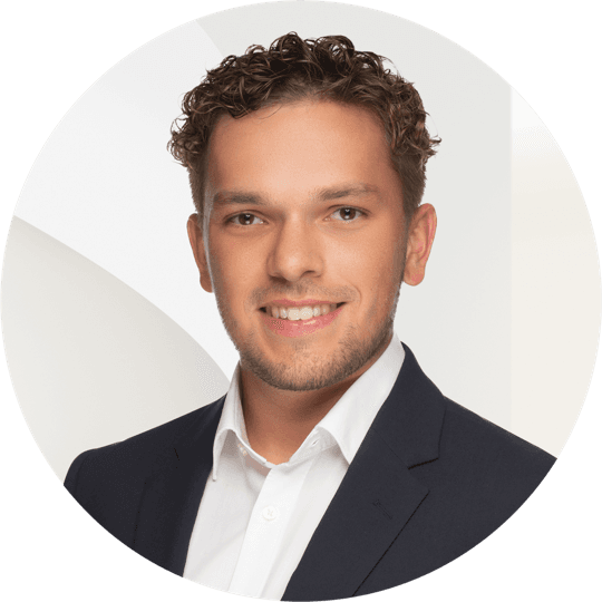 Portrait photo of Elias Bernt