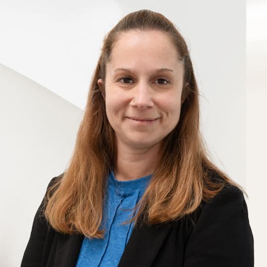 Portrait photo of Nancy Schäfer