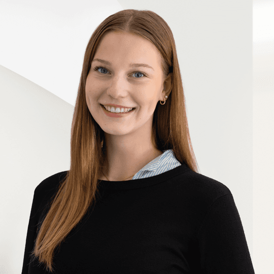 Portrait photo of Nika Kühnke