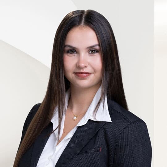 Portrait photo of Nicola Heinrich