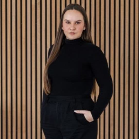 Portrait photo of Janina Engelbart