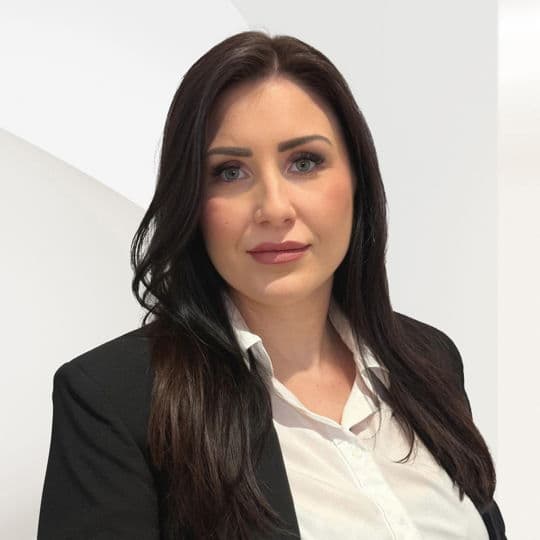 Portrait photo of Desireé Knoll