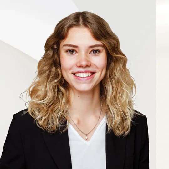 Portrait photo of Katharina Höfner