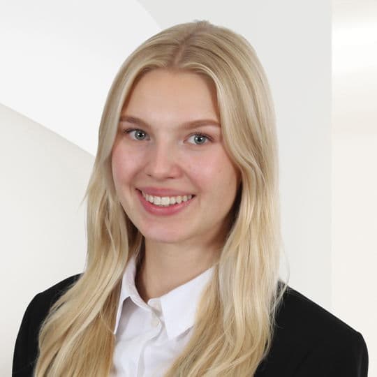 Portrait photo of Larinia Zobel