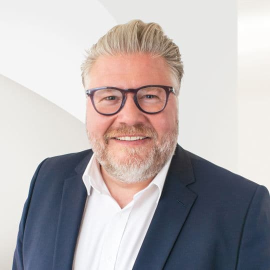 Portrait photo of Eric Siemering