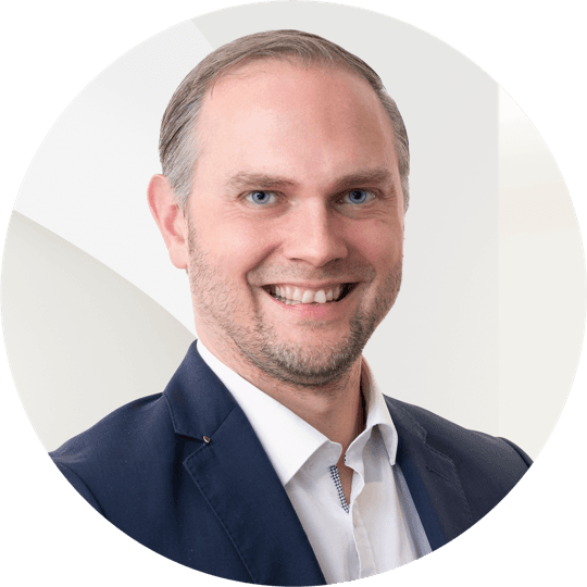 Portrait photo of Tobias Kochbeck