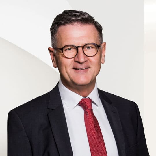 Portrait photo of Jörg Pfeifer