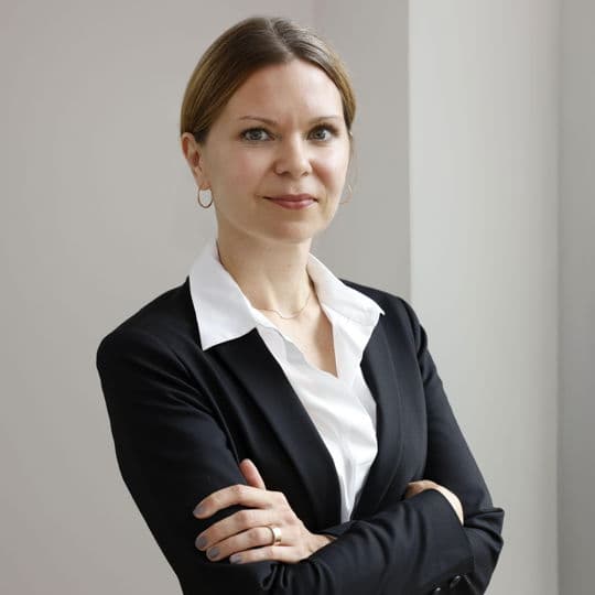 Portrait photo of Anne Mayer