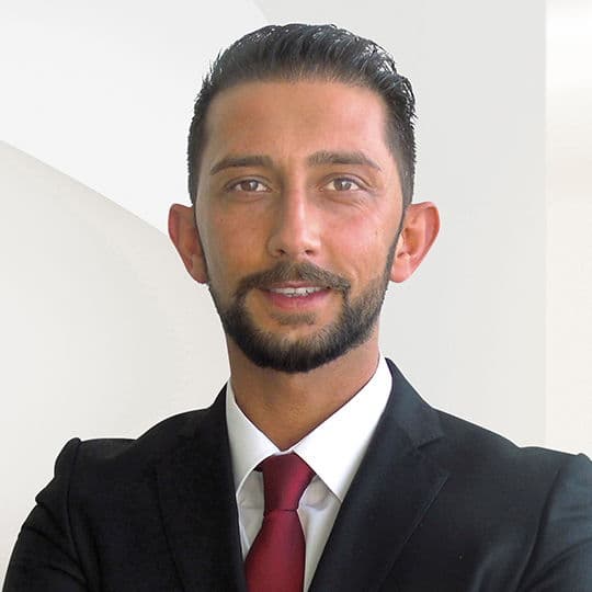 Portrait photo of Ismail Karnas